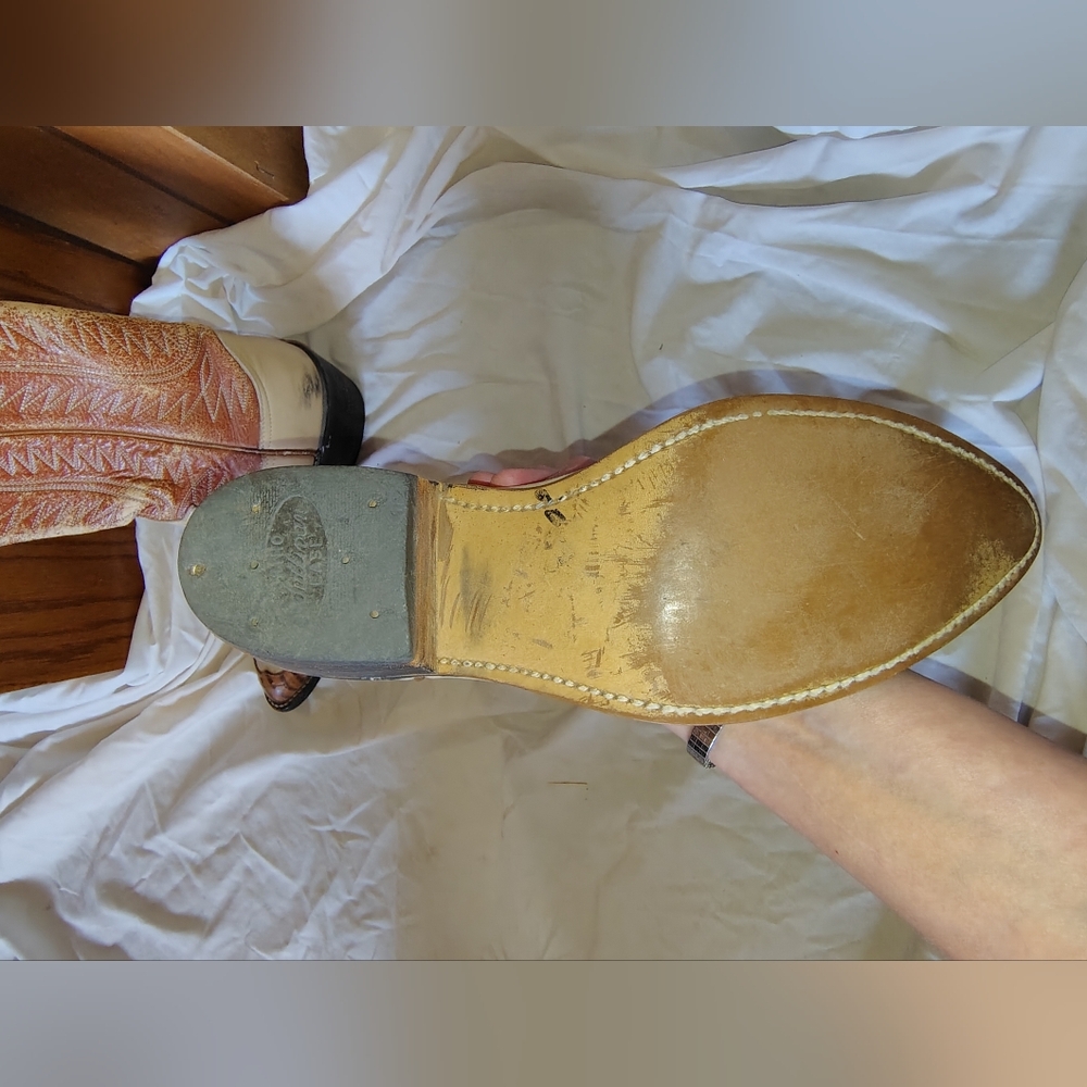 Western Tan and Cream Vintage Leather Cowboy Boots - Picture 5 of 7